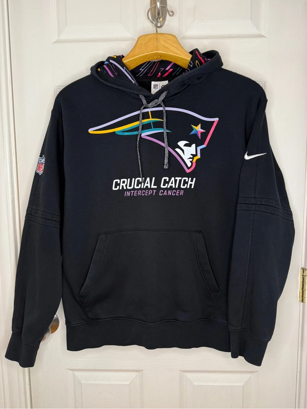 New England Patriots Crucial Catch Hoodie Intercept Cancer Nike Size Large